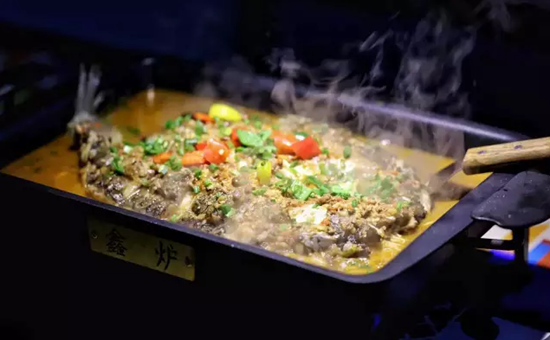 烤魚當(dāng)?shù)溃洸四芊裨趶V州站穩(wěn)腳跟？|餐飲界