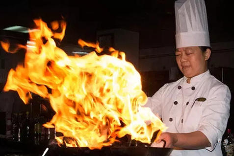 重金挖來(lái)了大廚，為何生意卻沒(méi)有想象中的好？|餐飲界