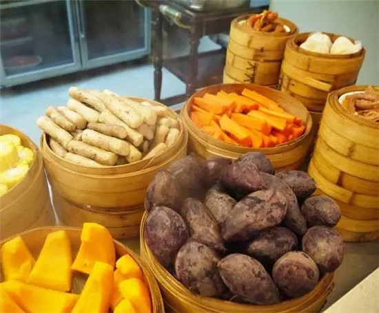 你覺得不上檔次的那些餐飲，卻為何頻頻能夠引爆市場(chǎng)？