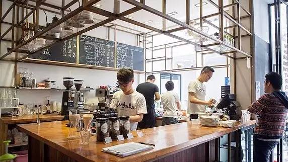 精品咖啡館越來(lái)越紅火，這個(gè)市場(chǎng)該怎么拿？|餐飲界