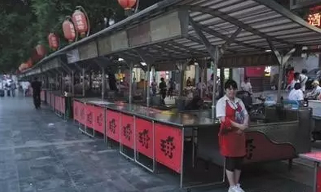 北京繁華商業(yè)區(qū)擠滿外地餐飲，老北京小吃全面萎縮
