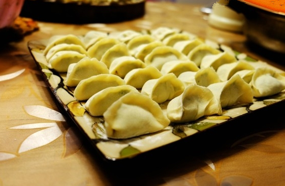 案例|餐廳遇“天災(zāi)”生意大滑，員工流失，怎么自救？