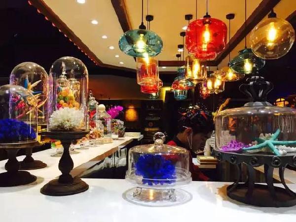 市場追捧“小奇特”，這家餐廳為啥偏要“大多全”？
