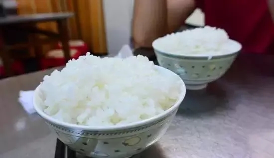網(wǎng)上瘋傳1杯酸奶=2罐可樂 你以后還敢喝嗎？|餐飲界