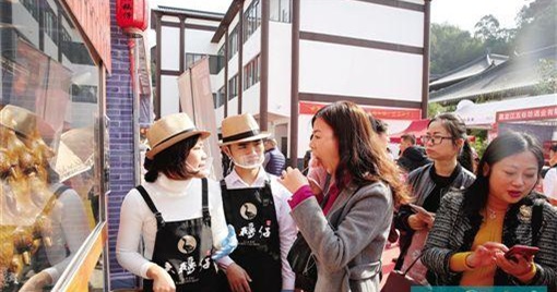 10萬市民熱捧潮汕菜，廚師斬鵝肉斬到手軟