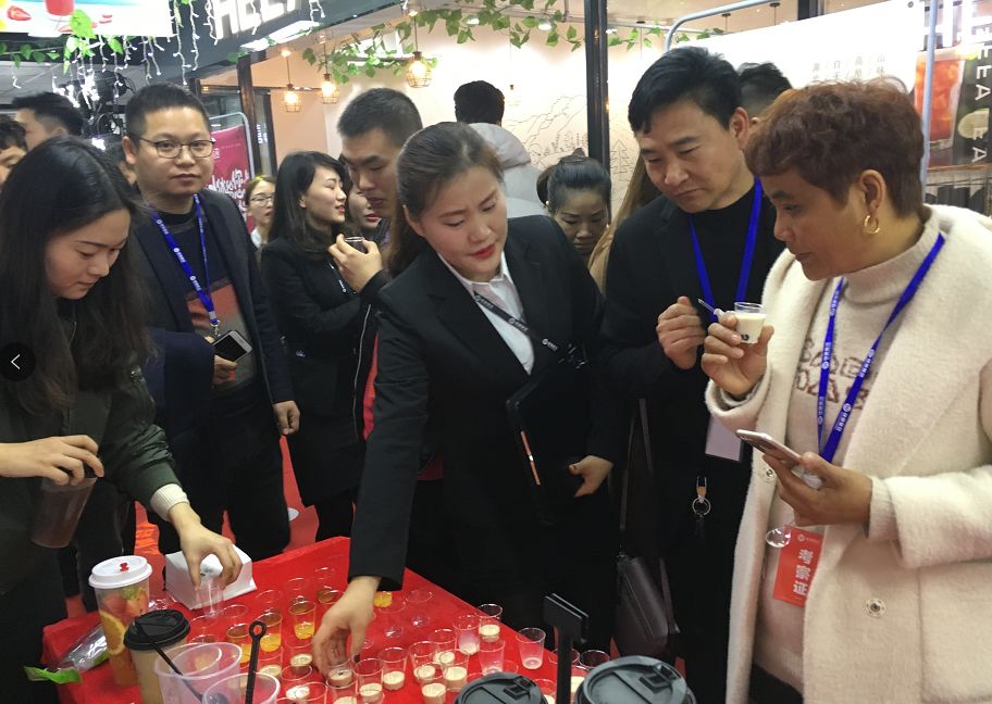 一夜之間火爆全國的烏龍煎，究竟做對了啥？