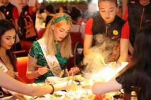 2小時(shí)2500個(gè)訂位，這輪海外開(kāi)餐廳的市場(chǎng)到底有多大？|餐飲界