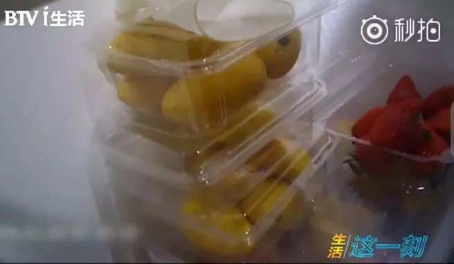 觸目驚心！記者臥底網(wǎng)紅店，你愛喝的這些飲料，連店員都覺得惡心