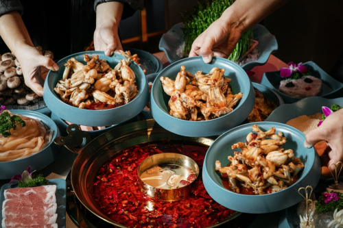 天天排隊(duì)店店爆滿，蛙二爺憑什么有如此大的吸引力？