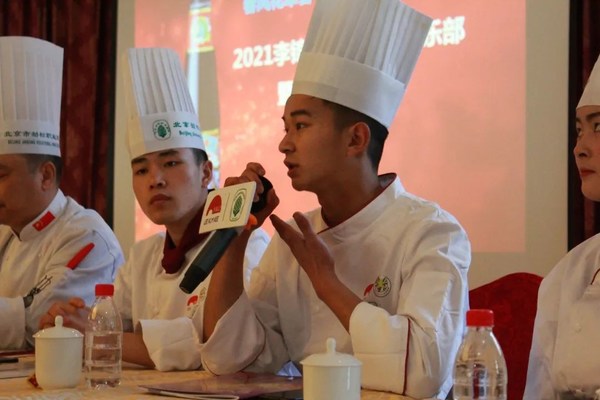 3個(gè)月當(dāng)上炒鍋領(lǐng)班，李錦記助00后小伙"北漂"學(xué)廚獲新生