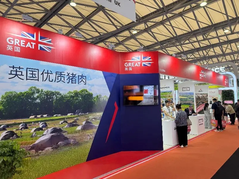 英國(guó)農(nóng)業(yè)與園藝發(fā)展委員會(huì)亮相2025年SIAL西雅國(guó)際食品和飲料展覽會(huì) 優(yōu)質(zhì)英國(guó)豬肉全面呈現(xiàn)，深化中英食品行業(yè)合作