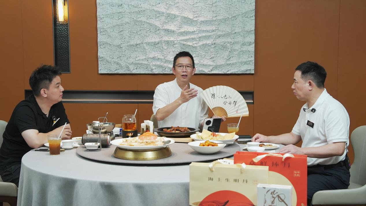 吳曉波探店徐記海鮮：在5萬(wàn)億餐飲紅海中，讀懂“難而正確”的長(zhǎng)期主義|餐飲界