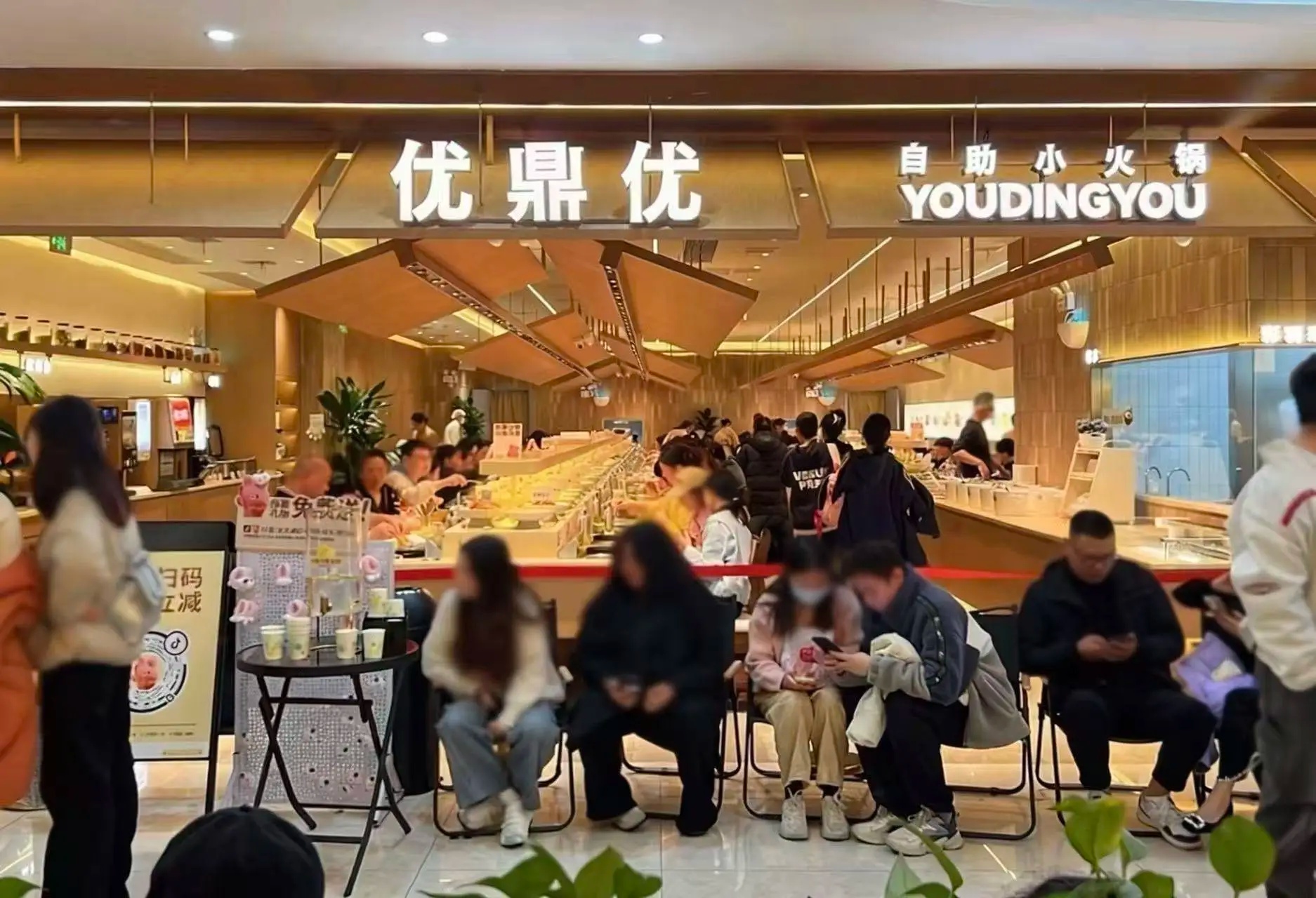 長沙又出新王，日排隊超2000桌，海底撈旗下舉高高原班人馬再造一個小火鍋！