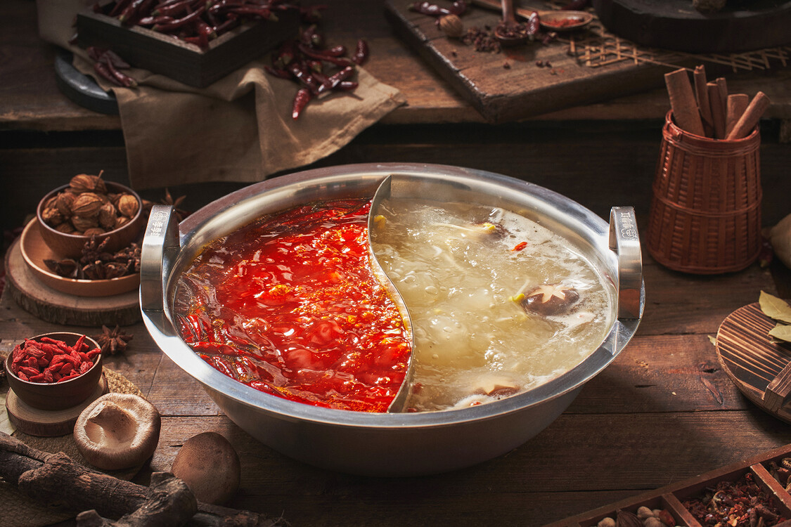 季季紅火鍋強(qiáng)勢登頂！香辣火鍋領(lǐng)導(dǎo)品牌和銷量第一打響春節(jié)前哨戰(zhàn)